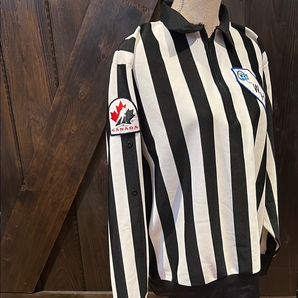 Referee hockey long sleeve top men’s size L